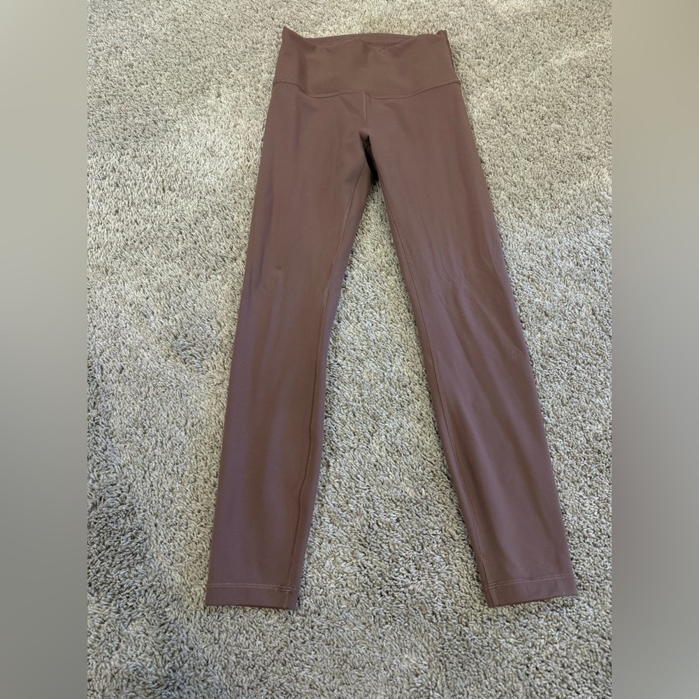 Lululemon wonder trains size 6